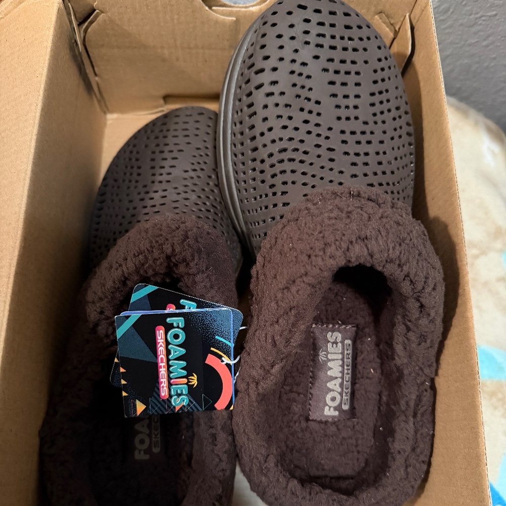Skechers Foamies GoWalk 5 Relax UltraGo~Women’s Size 7~Faux Fur Lined Clog~NEW‼️